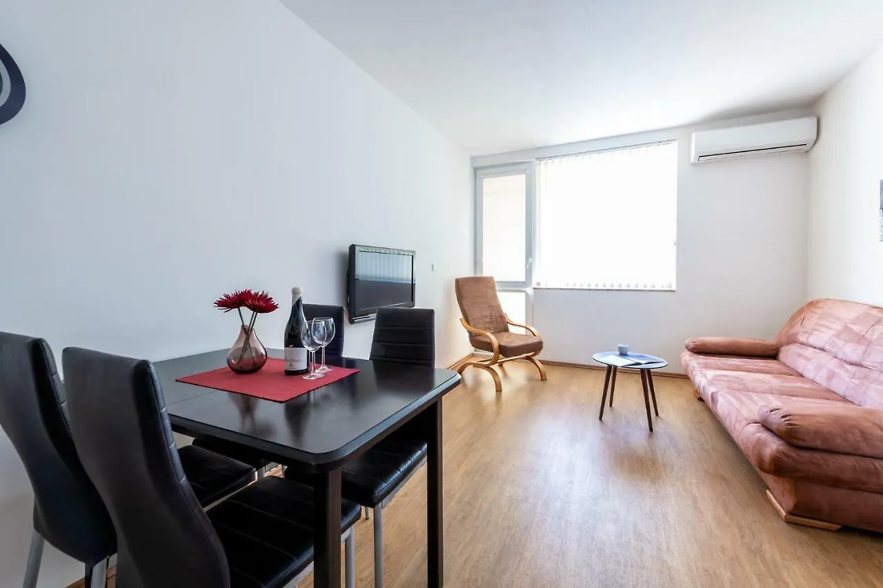 Apartment Sea Garden 부르가스